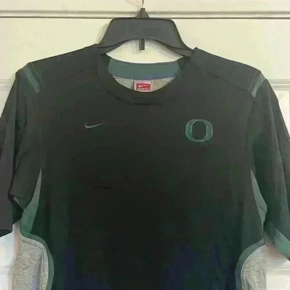 Men's Nike‎ team Oregon University short sleeve size XS